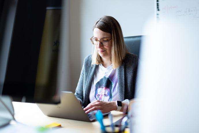 Odoo Entwickler bei einem Projekt